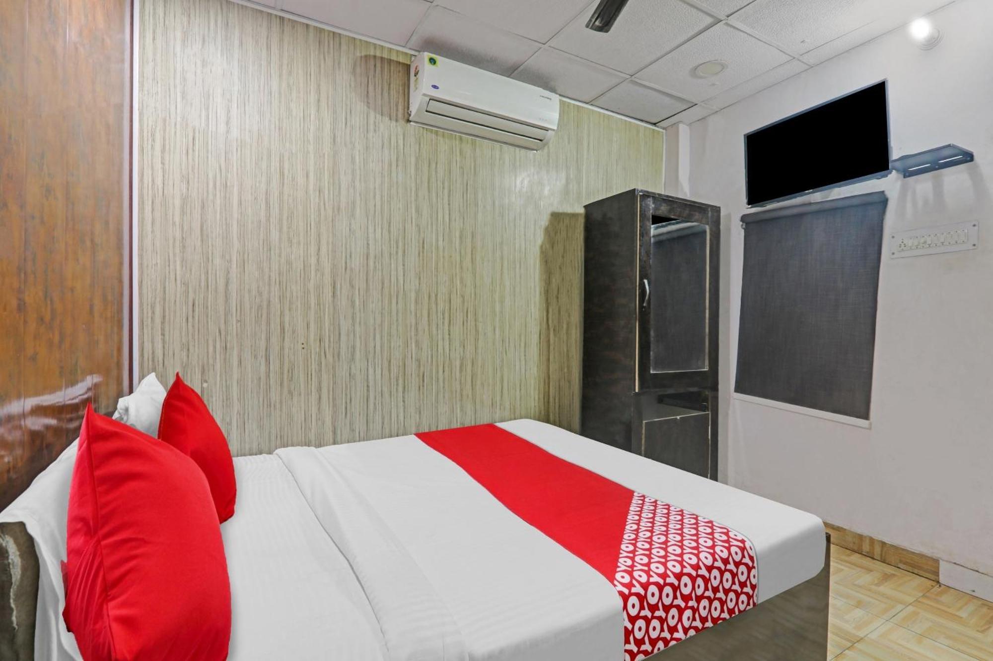 Hotel New Geetanjali 3*